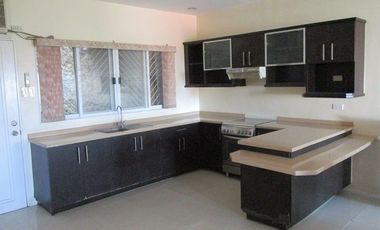 House for rent in Cebu City, Gated spacious with balconies & view