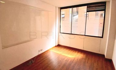 oficina en arriendo/venta en el chico. Cod A6947