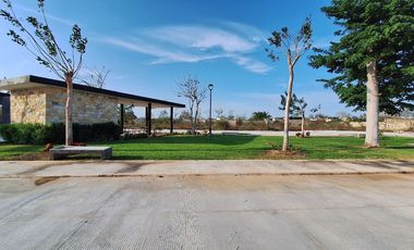 Terreno en venta Mérida Yucatán, Privada Entre Parques Tixcuytun