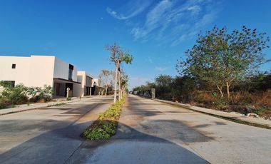 Terreno en venta Mérida Yucatán, Privada Entre Parques Tixcuytun