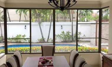 En venta, hermosa casa ubicada en la Urbanización Río Lindo del km 5 1/2 Vía Samborondón