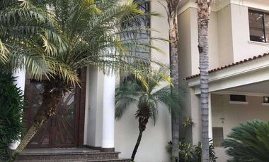 En venta, hermosa casa ubicada en la Urbanización Río Lindo del km 5 1/2 Vía Samborondón