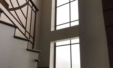 En venta, hermosa casa ubicada en la Urbanización Río Lindo del km 5 1/2 Vía Samborondón