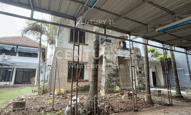 Rumah Hitung Tanah Lokasi Premium Depan Taman Proklamasi
