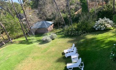 Casa en  CABURE E/LAUREL Y LAMBERTINA