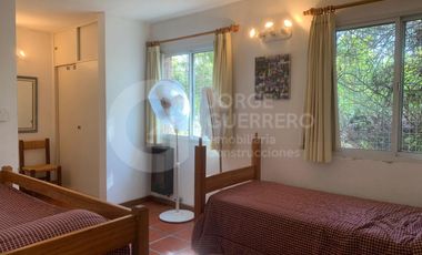 Casa en  CABURE E/LAUREL Y LAMBERTINA