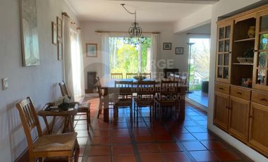 Casa en  CABURE E/LAUREL Y LAMBERTINA