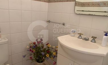 Casa en  CABURE E/LAUREL Y LAMBERTINA