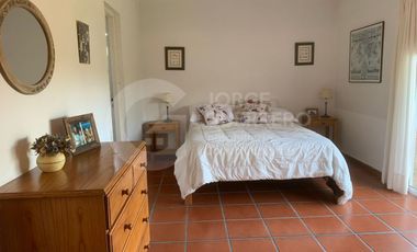 Casa en  CABURE E/LAUREL Y LAMBERTINA