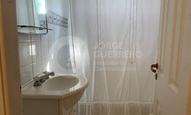 Casa en  CABURE E/LAUREL Y LAMBERTINA