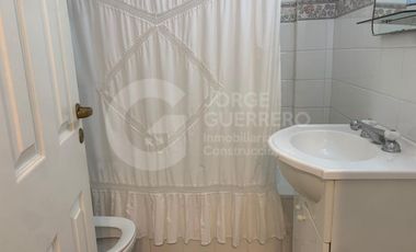 Casa en  CABURE E/LAUREL Y LAMBERTINA
