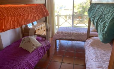 Casa en  CABURE E/LAUREL Y LAMBERTINA