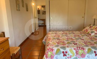 Casa en  CABURE E/LAUREL Y LAMBERTINA