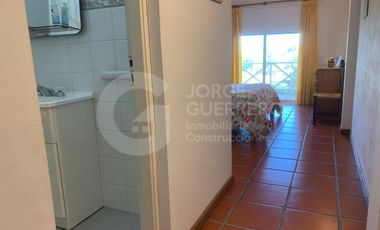 Casa en  CABURE E/LAUREL Y LAMBERTINA