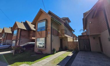 Venta casa 3D 3B 2E en Lomas de San Sebastián