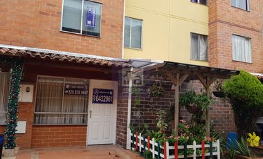 COD. 6051 - SE ARRIENDA CASA - BARRIO:  SAN ANGEL