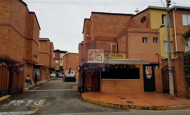 COD. 6051 - SE ARRIENDA CASA - BARRIO:  SAN ANGEL