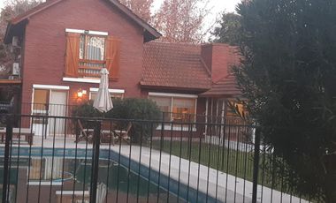 Lindísima propiedad en Lomas de Benavídez!