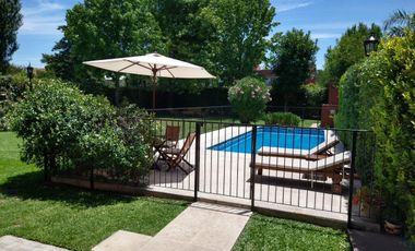 Lindísima propiedad en Lomas de Benavídez!