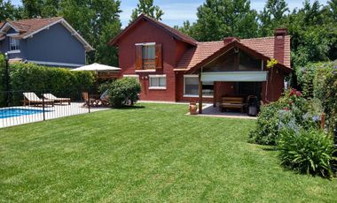 Lindísima propiedad en Lomas de Benavídez!