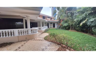 Alquila Elegante Casa/Comercial Espacios para Oficina 650 Mts2