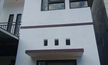 RUMAH 2 LANTAI ONE GATE SYSTEM DEKAT PANTAI PANDAWA