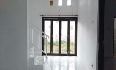 RUMAH 2 LANTAI ONE GATE SYSTEM DEKAT PANTAI PANDAWA