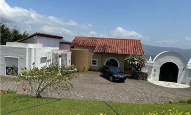 CASA AMPLIA DE 4 HECTAREAS CON PISCINA EN ALTOS DEL MARIA