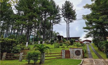 CASA AMPLIA DE 4 HECTAREAS CON PISCINA EN ALTOS DEL MARIA