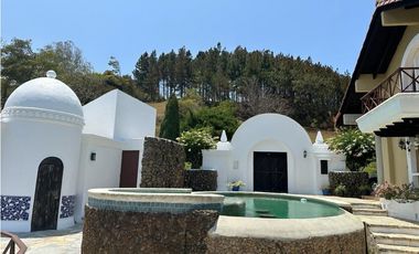 CASA AMPLIA DE 4 HECTAREAS CON PISCINA EN ALTOS DEL MARIA