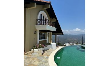 CASA AMPLIA DE 4 HECTAREAS CON PISCINA EN ALTOS DEL MARIA