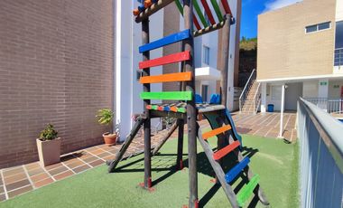 apartamento en venta en la floresta. Cod V28472