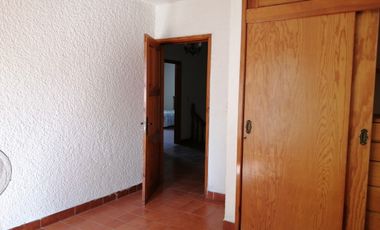 Casa Sola en Fraccionamiento en Cuernavaca  con alberca y jardín muy amplio