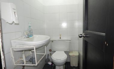 casa-local en venta en el recreo. Cod V88395