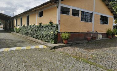 VENTA TERRENO COMERCIAL CAYAMBE, 10819M2 FRENTE A LA PANA NORTE