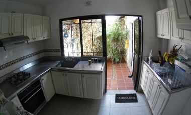 casa en venta en av. libertadores, playa hermosa. Cod V19251