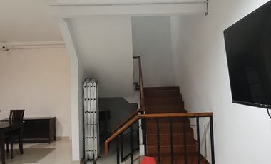 Rumah Tujuh Kamar di Gading Kirana Barat, Kelapa Gading. Modern. Minimalis. Rapih. Siap Huni. Renovasi Total. Tinggi dari Jalan.