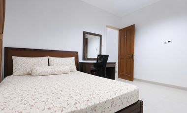 Rumah Tujuh Kamar di Gading Kirana Barat, Kelapa Gading. Modern. Minimalis. Rapih. Siap Huni. Renovasi Total. Tinggi dari Jalan.