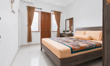 Rumah Tujuh Kamar di Gading Kirana Barat, Kelapa Gading. Modern. Minimalis. Rapih. Siap Huni. Renovasi Total. Tinggi dari Jalan.