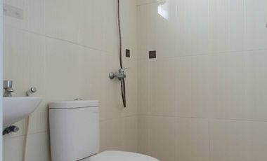 Rumah Tujuh Kamar di Gading Kirana Barat, Kelapa Gading. Modern. Minimalis. Rapih. Siap Huni. Renovasi Total. Tinggi dari Jalan.