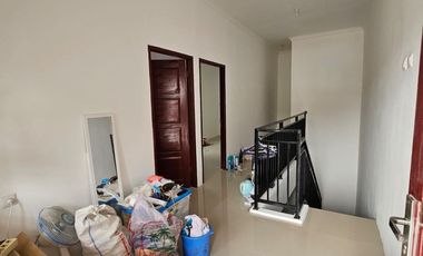 Rumah 2 Lt SHM 9 Menit ke Gerbang Tol Kalimalang 2 Siap KPR J-38591