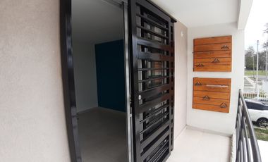 casa en arriendo en doral de la italia. Cod A108377