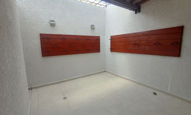 casa en arriendo en doral de la italia. Cod A108377