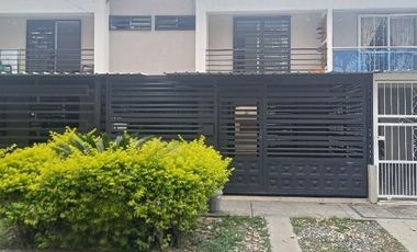 casa en arriendo en doral de la italia. Cod A108377