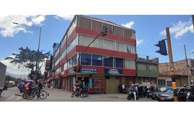 VENDO EDIFICIO COMERCIAL EN CARVAJAL - 5 LOCALES RENTANDO