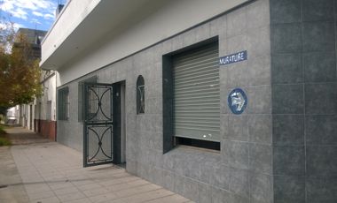 GBA - VENTA en BLOCK - CASA de 4 Ambientes + 2 LOCALES COMERCIALES