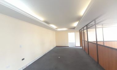 oficina en arriendo en la veracruz. Cod A110746