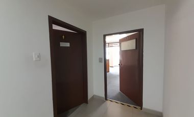 oficina en arriendo en la veracruz. Cod A110746