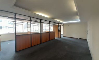 oficina en arriendo en la veracruz. Cod A110746
