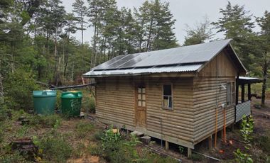 PARCELA DE  5.000 MTS CON 2 CABAÑAS EN SECTOR DE HUINCACARA,
